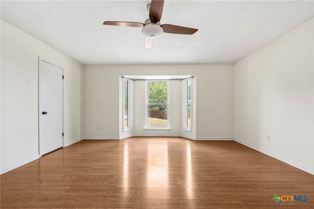 225 Lonely Oaks Lane, Killeen, TX 76542