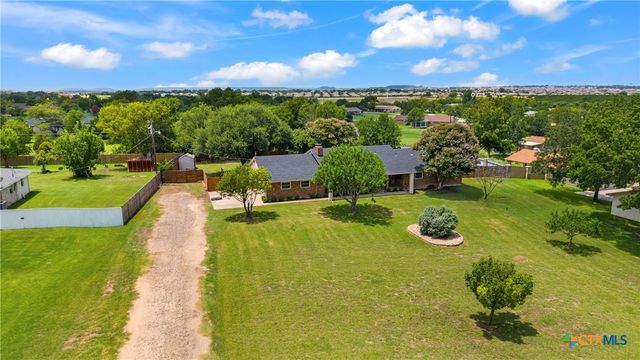 225 Lonely Oaks Lane, Killeen, TX 76542