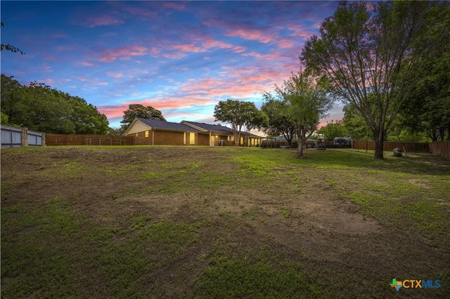 225 Lonely Oaks Lane, Killeen, TX 76542