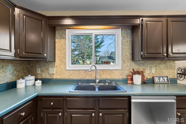 1033 Woods Way, O'fallon, IL 62269