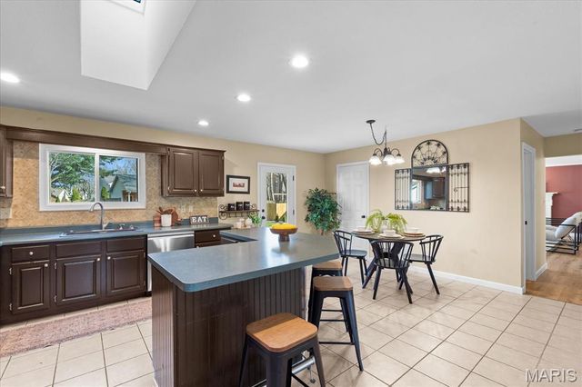 1033 Woods Way, O'fallon, IL 62269