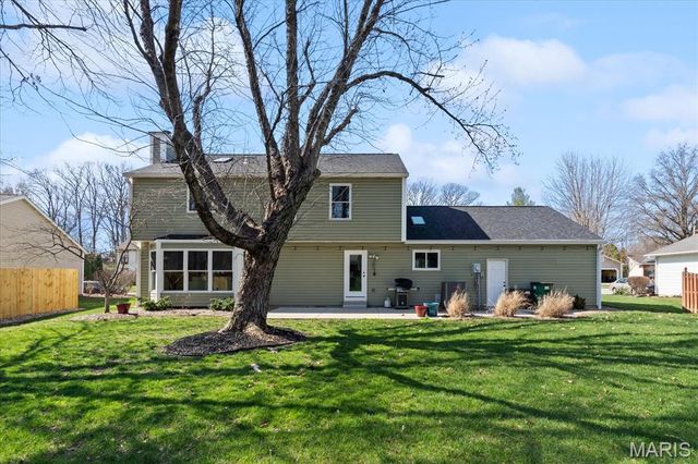 1033 Woods Way, O'fallon, IL 62269