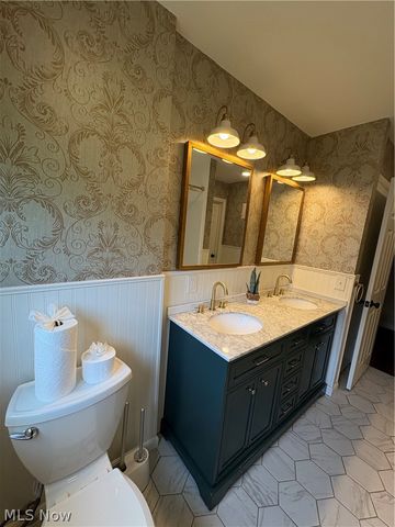 5646 Onaway Oval, Parma, OH 44130