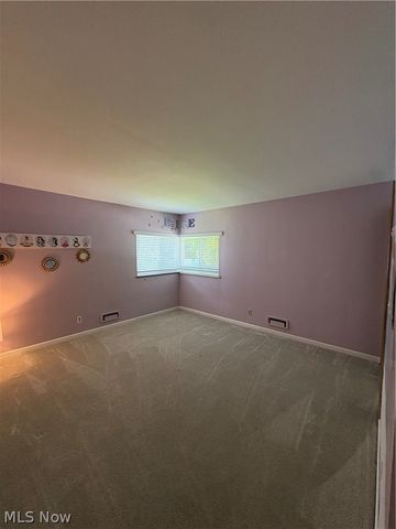 5646 Onaway Oval, Parma, OH 44130