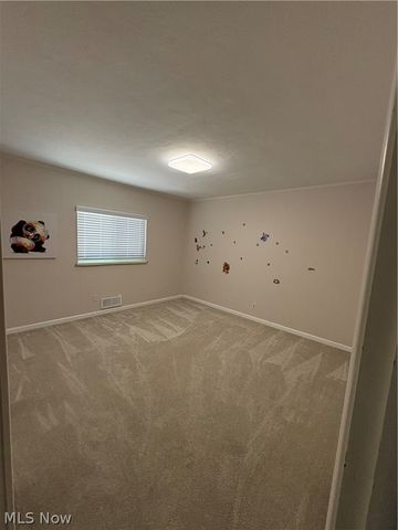 5646 Onaway Oval, Parma, OH 44130