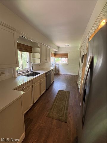 5646 Onaway Oval, Parma, OH 44130