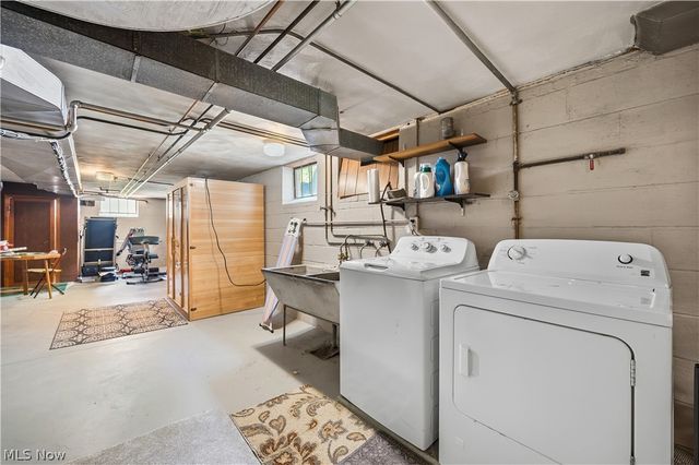 5646 Onaway Oval, Parma, OH 44130