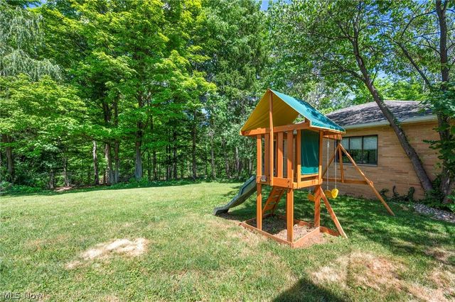 5646 Onaway Oval, Parma, OH 44130