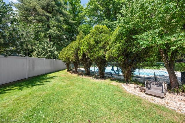 5646 Onaway Oval, Parma, OH 44130
