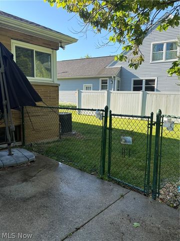 5646 Onaway Oval, Parma, OH 44130
