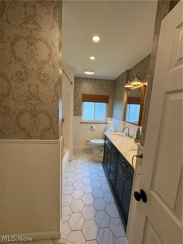 5646 Onaway Oval, Parma, OH 44130