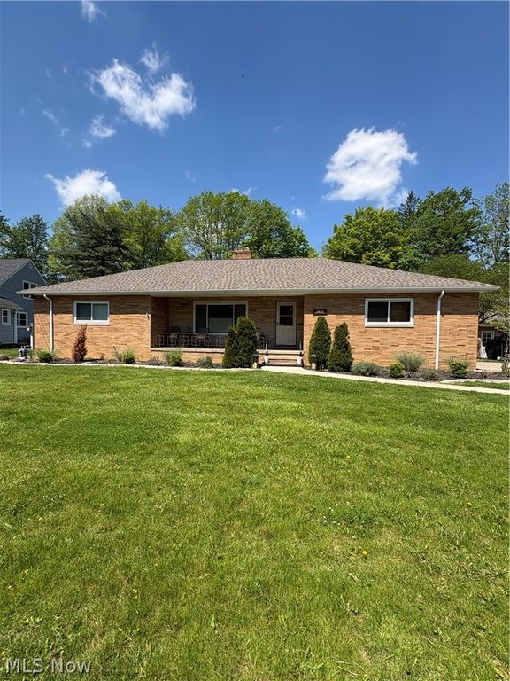 5646 Onaway Oval, Parma, OH 44130