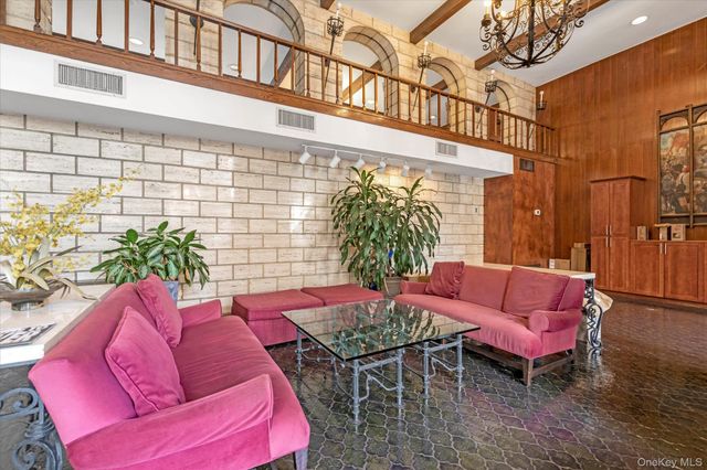 102-30 66th Road 18K, Forest Hills, NY 11375