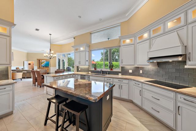 8905 Marlamoor Lane, West Palm Beach, FL 33412