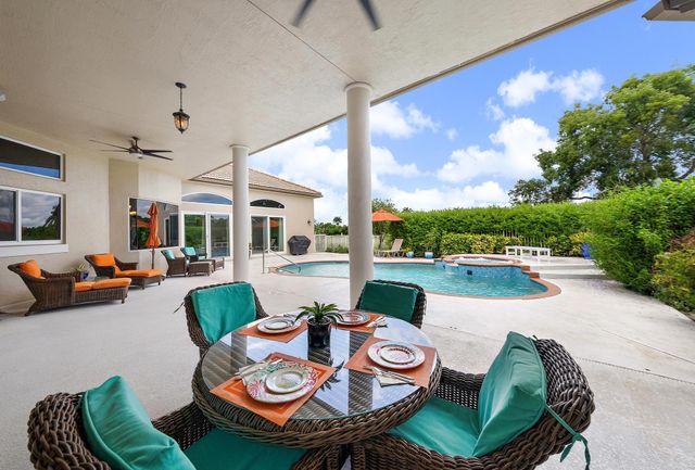 8905 Marlamoor Lane, West Palm Beach, FL 33412