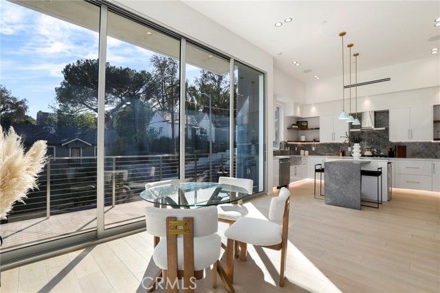 2309 Cove Avenue, Los Angeles, CA 90039