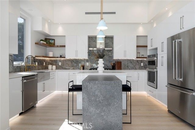 2309 Cove Avenue, Los Angeles, CA 90039