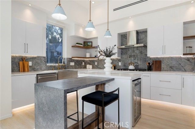 2309 Cove Avenue, Los Angeles, CA 90039