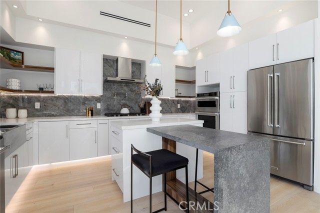 2309 Cove Avenue, Los Angeles, CA 90039