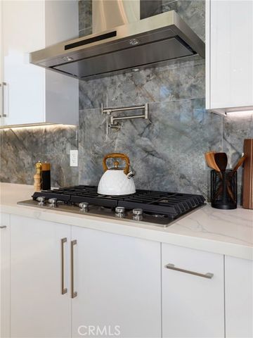 2309 Cove Avenue, Los Angeles, CA 90039