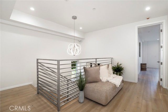 2309 Cove Avenue, Los Angeles, CA 90039