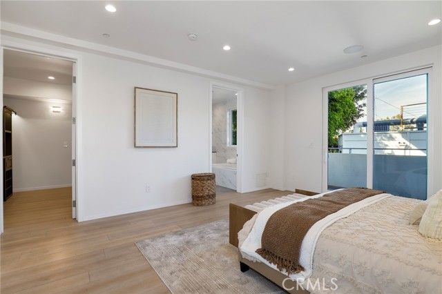 2309 Cove Avenue, Los Angeles, CA 90039