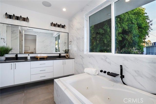 2309 Cove Avenue, Los Angeles, CA 90039