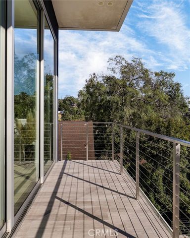 2309 Cove Avenue, Los Angeles, CA 90039