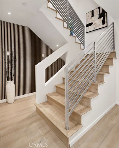 2309 Cove Avenue, Los Angeles, CA 90039