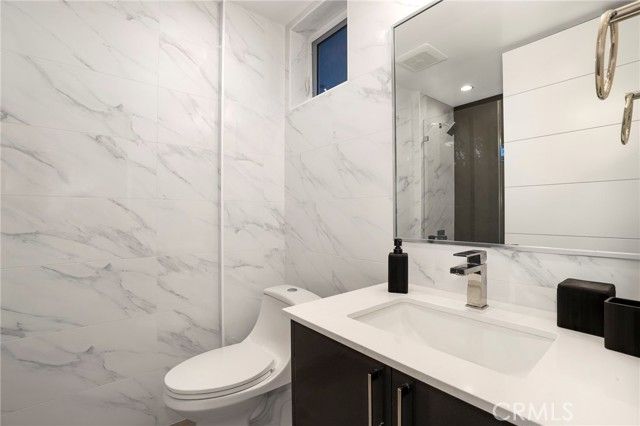 2309 Cove Avenue, Los Angeles, CA 90039