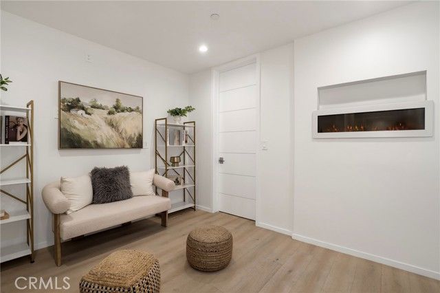 2309 Cove Avenue, Los Angeles, CA 90039