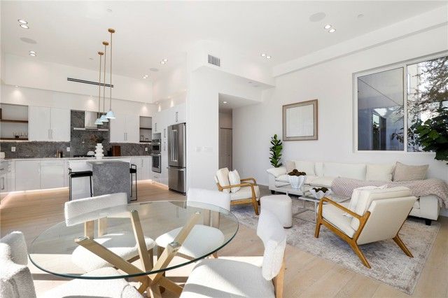 2309 Cove Avenue, Los Angeles, CA 90039