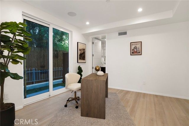 2309 Cove Avenue, Los Angeles, CA 90039