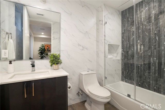 2309 Cove Avenue, Los Angeles, CA 90039