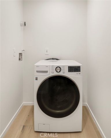 2309 Cove Avenue, Los Angeles, CA 90039