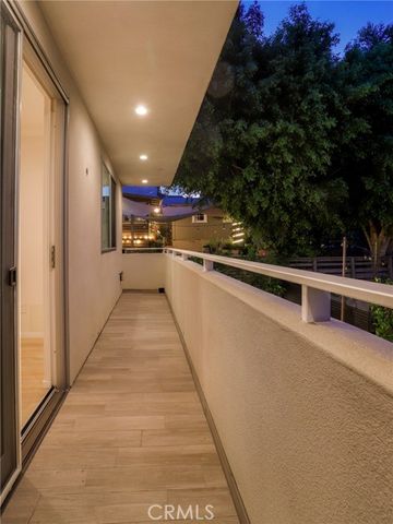 2309 Cove Avenue, Los Angeles, CA 90039