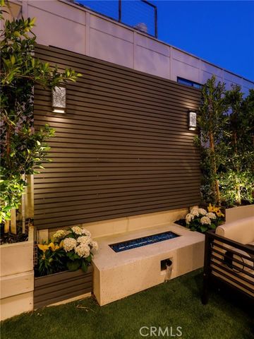 2309 Cove Avenue, Los Angeles, CA 90039