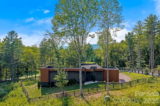 78 Manchester Way, Mills River, NC 28759