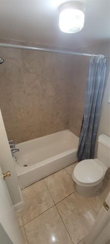 9421 SW Evergreen Place 102, Davie, FL 33324