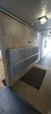 9421 SW Evergreen Place 102, Davie, FL 33324