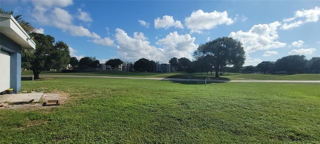 9421 SW Evergreen Place 102, Davie, FL 33324