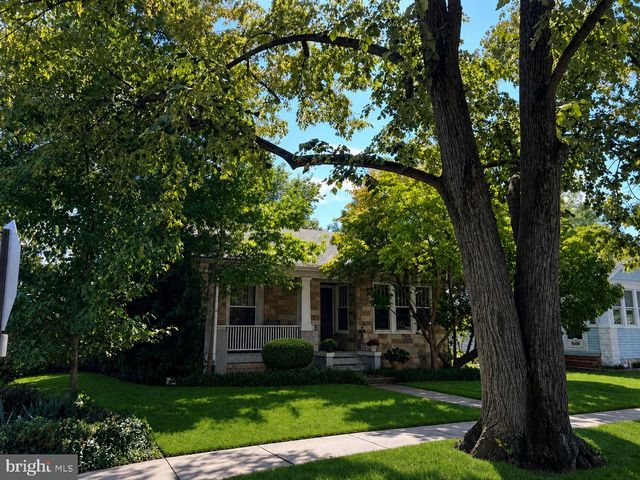 35 E WALNUT ST, Alexandria, VA 22301