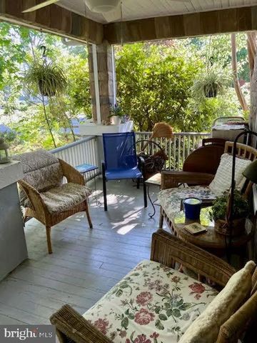 35 E WALNUT ST, Alexandria, VA 22301