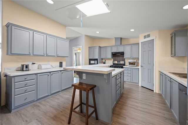 2129 S Don Luis Road, Golden Valley, AZ 86413