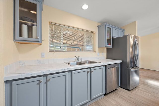 2129 S Don Luis Road, Golden Valley, AZ 86413