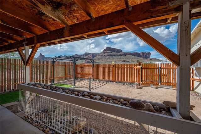 2129 S Don Luis Road, Golden Valley, AZ 86413