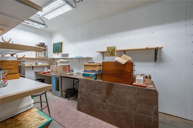 2129 S Don Luis Road, Golden Valley, AZ 86413