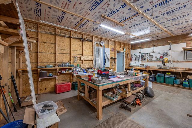 2129 S Don Luis Road, Golden Valley, AZ 86413