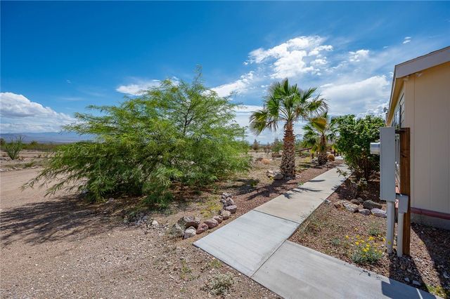 2129 S Don Luis Road, Golden Valley, AZ 86413