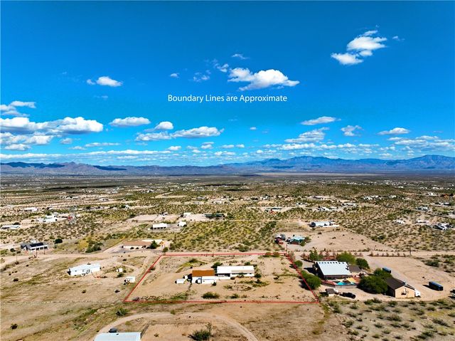 2129 S Don Luis Road, Golden Valley, AZ 86413